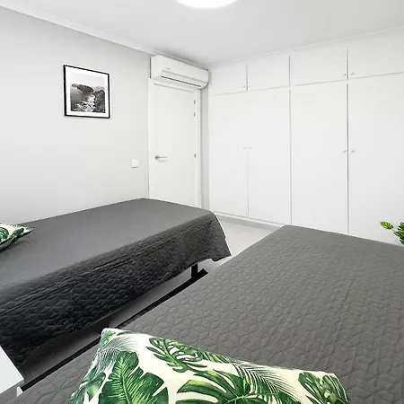 Casa Olivia With Pool Heating Fee Торевьиа