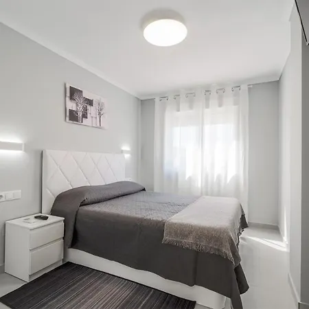 Casa Olivia With Pool Heating Fee Торевьиа