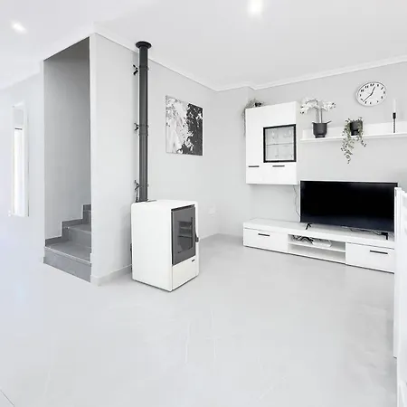 Casa Olivia With Pool Heating Fee * טורבייחה
